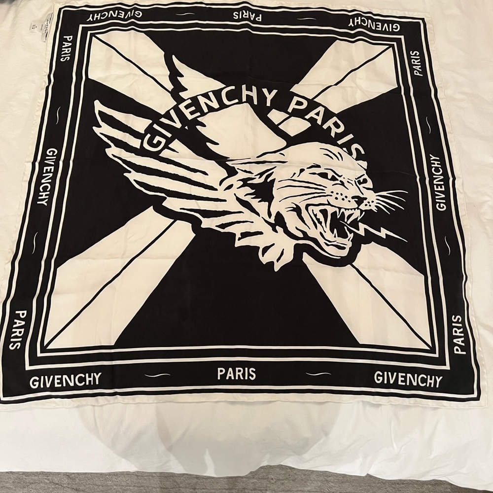 Givenchy Paris silk Scarf black and white